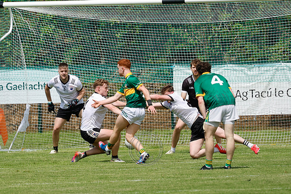 CLANN NA nGAEL V CILL CHOMÁIN-142