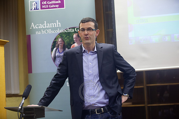 ACADAMH MEÁIN 2013-3564