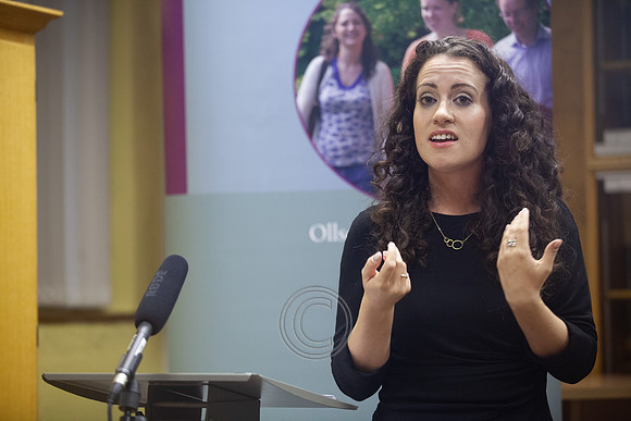 ACADAMH MEÁIN 2013-3581