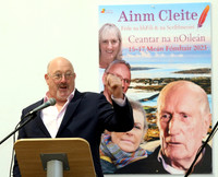 Se†n 'JTJ' MacDonnacha Oifigeach Plean†la Teanga