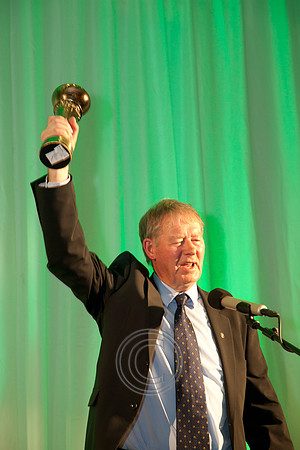 GRADAIM CHUMARSÁIDE AN OIREACHTAIS 2011-143