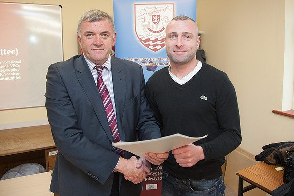 BIM_Certs-0145: 12/12/12: Údarás na Gaeltachta CEO Steve Ó Cúláin presenting a certificate to Seán Ó Conaire, Rosmuc. Pic: Seán Ó Mainnín