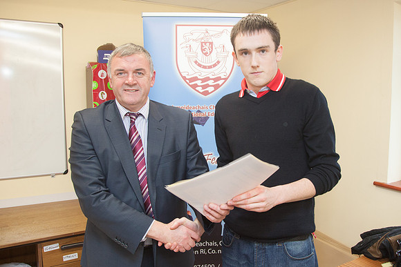 BIM_Certs-0157: 12/12/12: Údarás na Gaeltachta CEO Steve Ó Cúláin presenting a certificate to David Ó Fatharta, Indreabhán. Pic: Seán Ó Mainnín