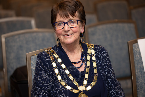 ÁINE NÍ GHLINN INSEALBHÚ-2