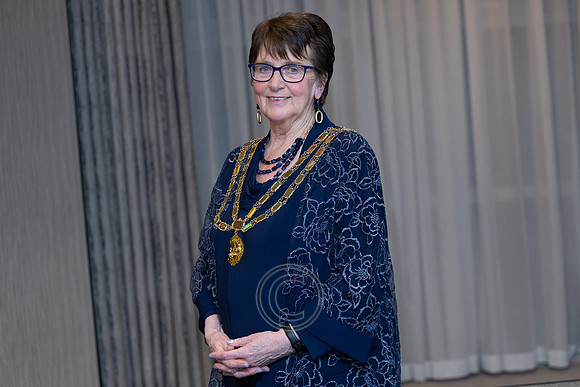 ÁINE NÍ GHLINN INSEALBHÚ-3