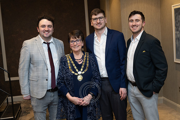 ÁINE NÍ GHLINN INSEALBHÚ-4