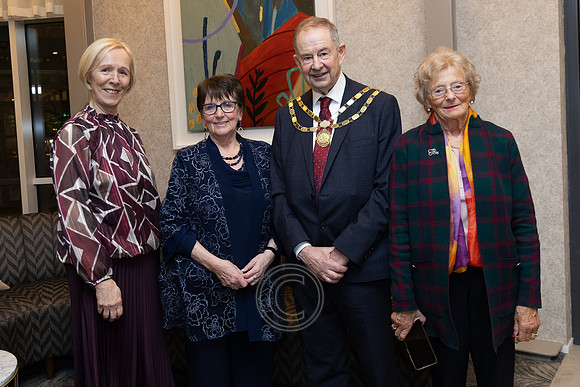 ÁINE NÍ GHLINN INSEALBHÚ-10