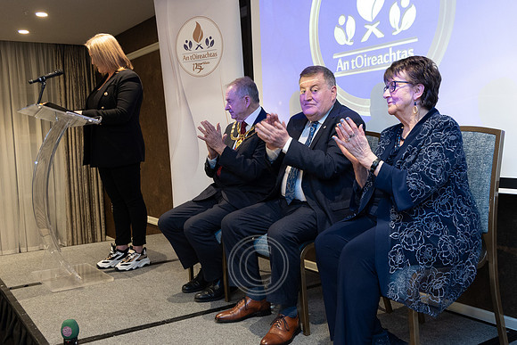 ÁINE NÍ GHLINN INSEALBHÚ-19