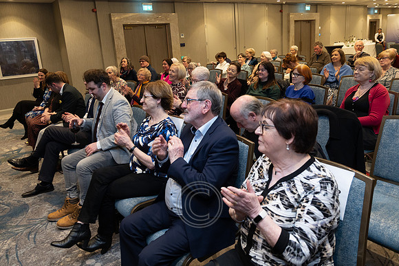 ÁINE NÍ GHLINN INSEALBHÚ-21