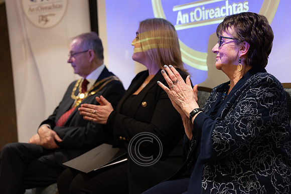 ÁINE NÍ GHLINN INSEALBHÚ-27