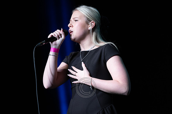 LOTTIE NÍ DHRISCEOIL NÍ MHUIRÍ GAELCHOLÁISTE MHUIRE AG-0276