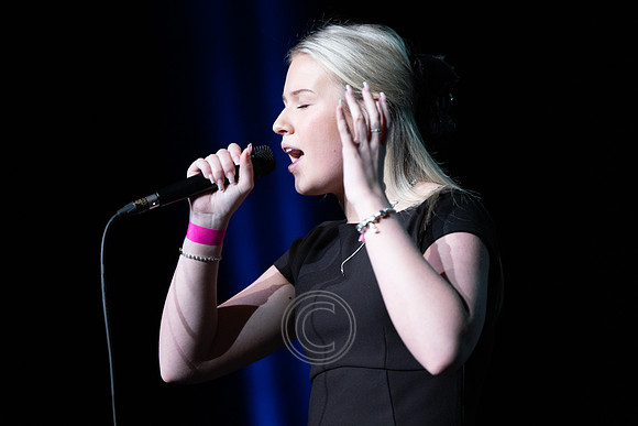 LOTTIE NÍ DHRISCEOIL NÍ MHUIRÍ GAELCHOLÁISTE MHUIRE AG-0301