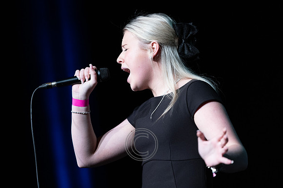 LOTTIE NÍ DHRISCEOIL NÍ MHUIRÍ GAELCHOLÁISTE MHUIRE AG-0304