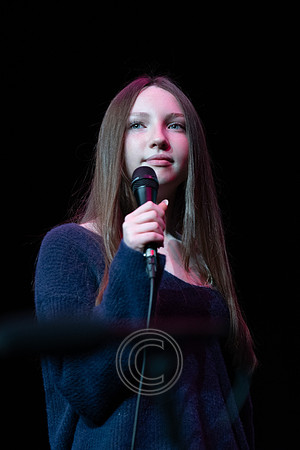 NIAMH NÍ ADHMAILL, GAELCHOLÁISTE AN PHIARSAIGH-0559