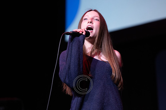 NIAMH NÍ ADHMAILL, GAELCHOLÁISTE AN PHIARSAIGH-0575