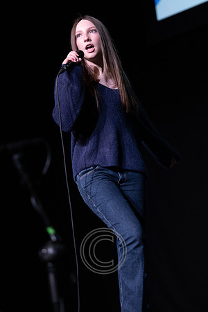 NIAMH NÍ ADHMAILL, GAELCHOLÁISTE AN PHIARSAIGH-0588