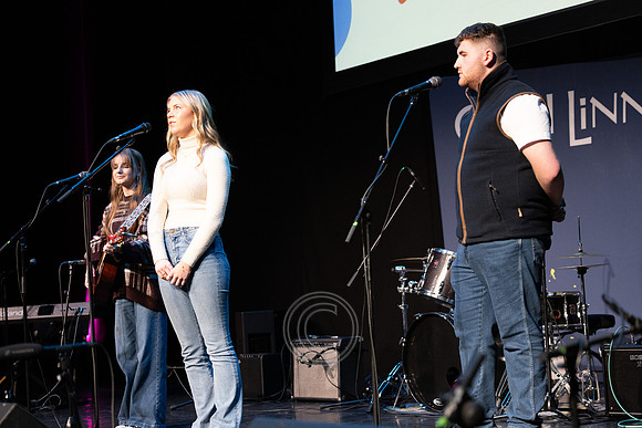 'DAMIEN AGUS SIENNA COLÁISTE CHOLMCILLE, INDREABHÁN-3