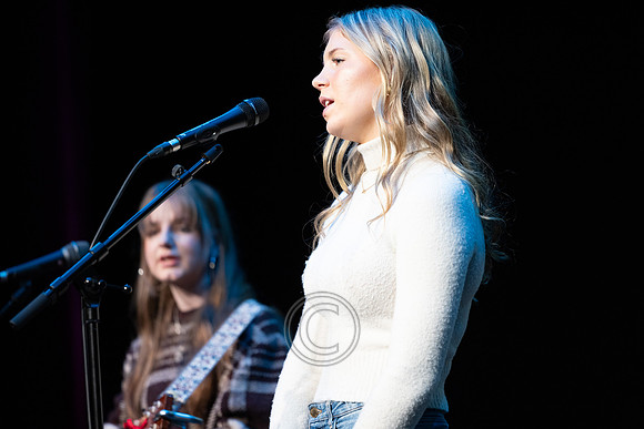 'DAMIEN AGUS SIENNA COLÁISTE CHOLMCILLE, INDREABHÁN-8
