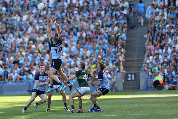 ÁTH CLIATH V CIARRAÍ 2026-0472