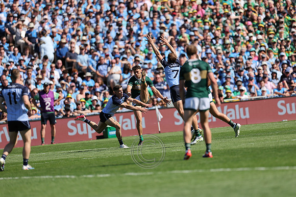 ÁTH CLIATH V CIARRAÍ 2026-0769