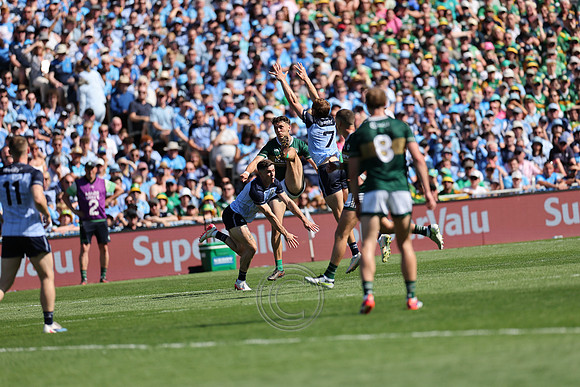 ÁTH CLIATH V CIARRAÍ 2026-0771