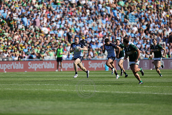 ÁTH CLIATH V CIARRAÍ 2026-0987