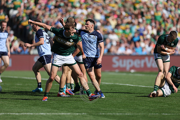 ÁTH CLIATH V CIARRAÍ 2026-1699