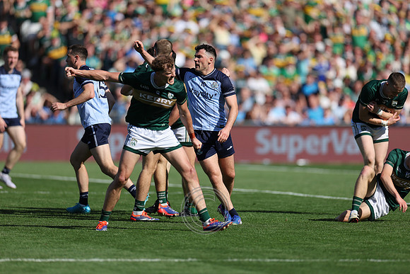 ÁTH CLIATH V CIARRAÍ 2026-1700