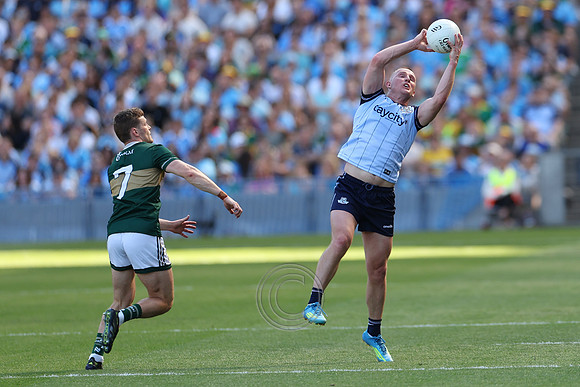 ÁTH CLIATH V CIARRAÍ 2026-0874