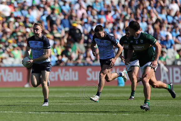 ÁTH CLIATH V CIARRAÍ 2026-0991