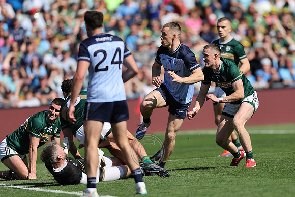 ÁTH CLIATH V CIARRAÍ 2026-1078