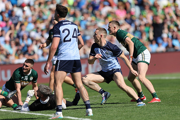 ÁTH CLIATH V CIARRAÍ 2026-1094