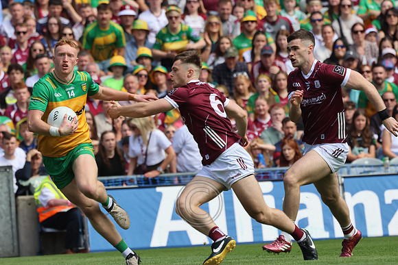 GAILLIMH v DÚ NA nGALL-31