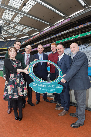 Non-Gaeltacht communites can apply for Irish Language status / Sheme announced