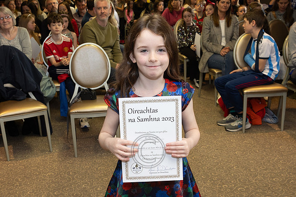 AMHRÁNAÍOCHT AR AN SEAN-NÓS COMÓRTAS B