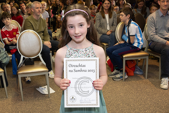 AMHRÁNAÍOCHT AR AN SEAN-NÓS COMÓRTAS B