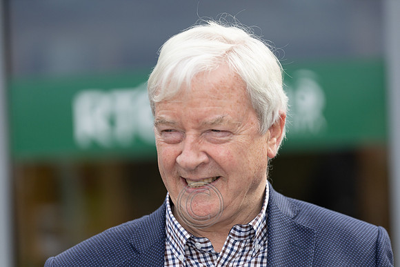 SEÁN Ó hÉANAIGH-195