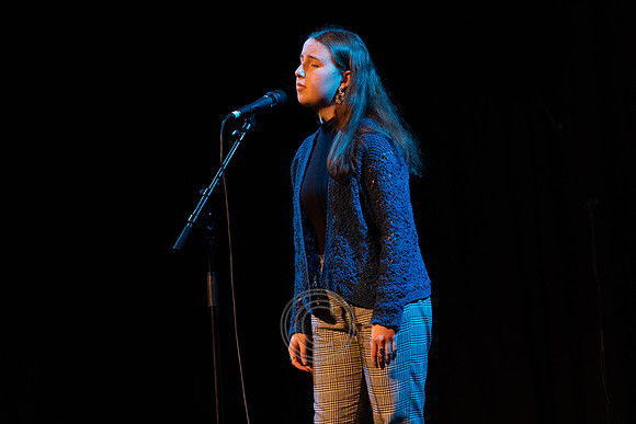 ELLA NIC GABHANN TRÁ LÍ-4