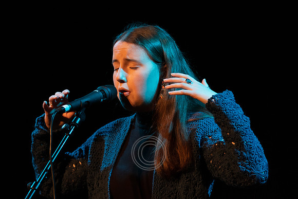 ELLA NIC GABHANN TRÁ LÍ-10