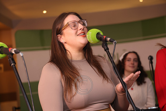 MÁIRE TREASA-81
