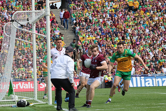 GAILLIMH v DÚ NA nGALL-34