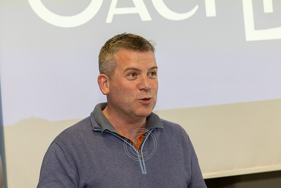 TRÁCHTAIRE-60