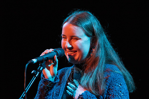 ELLA NIC GABHANN TRÁ LÍ-14