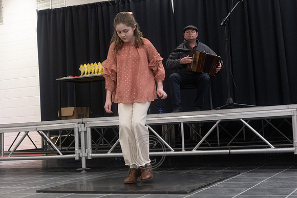 CEILIÚRADH NA N-ÓG-164